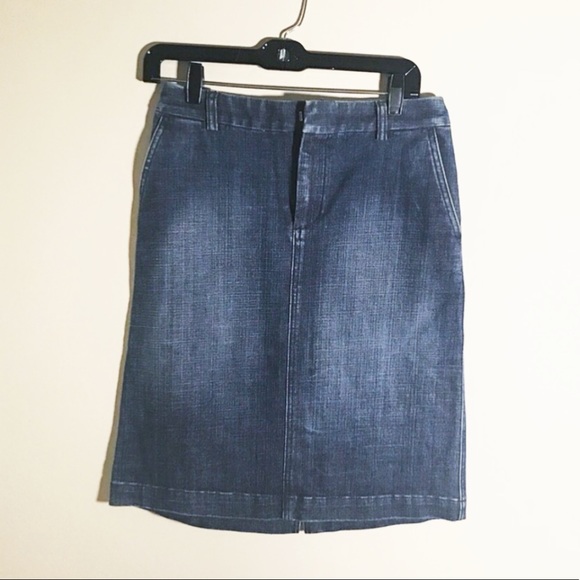 Banana Republic Dresses & Skirts - BANANA REPUBLIC denim skirt